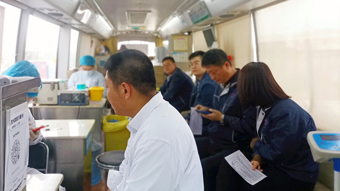 沈陽航空產(chǎn)業(yè)集團(tuán)組織員工開展“獻(xiàn)熱血、踐初心”無償獻(xiàn)血活動